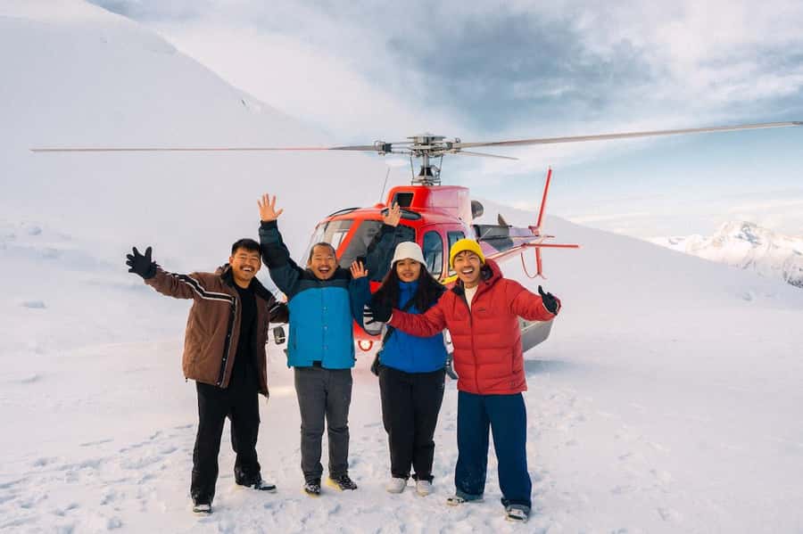 Glenorchy: 25-30 Minute Snow Landing Helicopter Experience - Leaving from 35 Mull Street