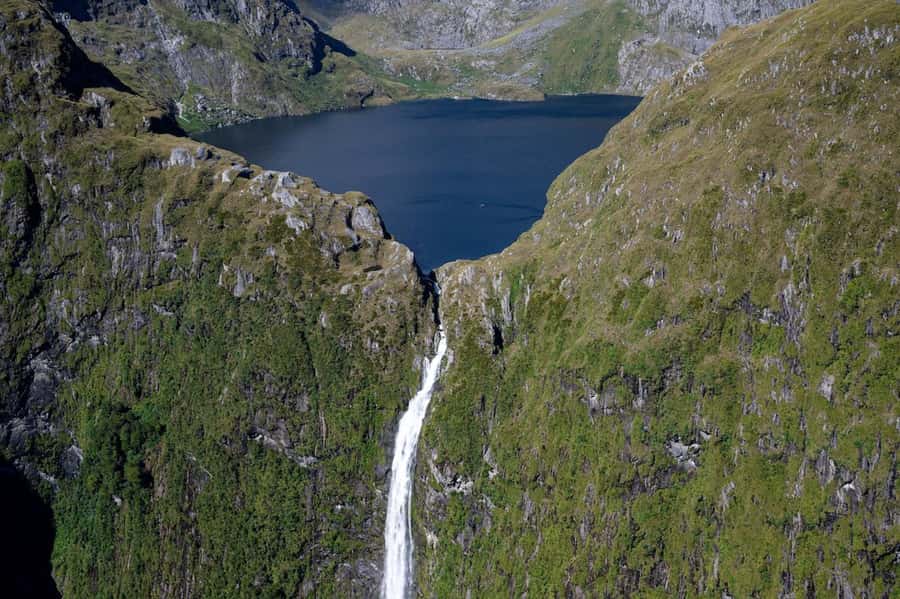 Glenorchy Helicopter Tour | Alpine Lakes & Fiordland - Mount Tutoko and the return toward Glenorchy