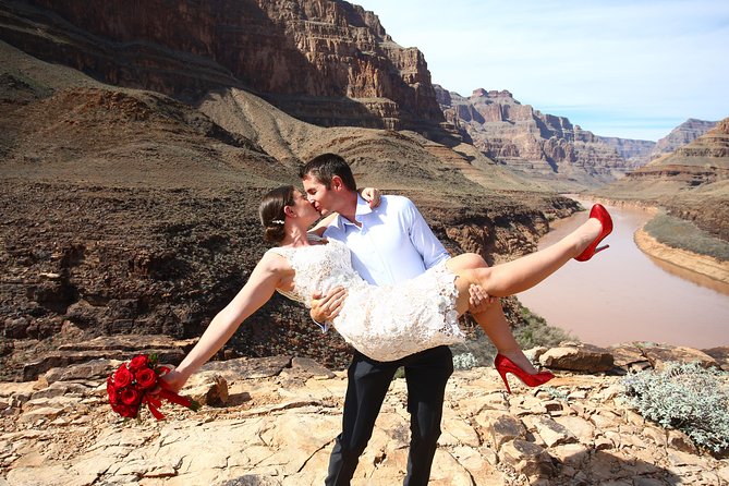 Grand Canyon Helicopter Wedding - What the $3.5-hour wedding day looks like