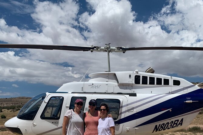 Grand Canyon West Rim - Helicopter Flight- Famous Dream Tour - Flying from a ranch near Grand Canyon West