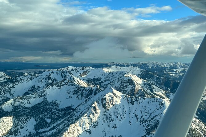 Greater Yellowstone Trifecta Aerial Tour | 1-Hour Scenic Flight - Who will enjoy this aerial tour most?