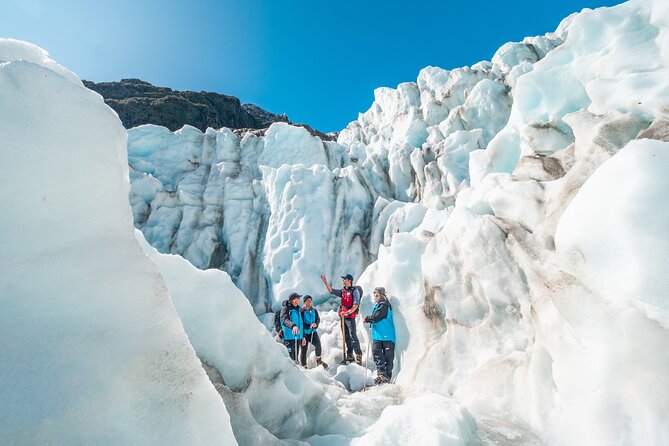 Heli Hike Fox Glacier - Guides make the difference on the ice