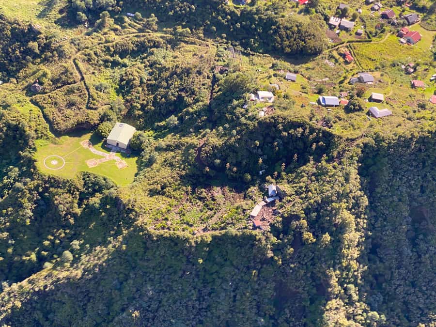 Helicopter flight from St Pierre over Réunion's 3 cirques - The return over Plaine des Cafres