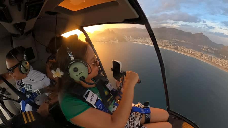 Helicopter flight no doors in Rio de Janeiro - The Christ the Redeemer Flyby