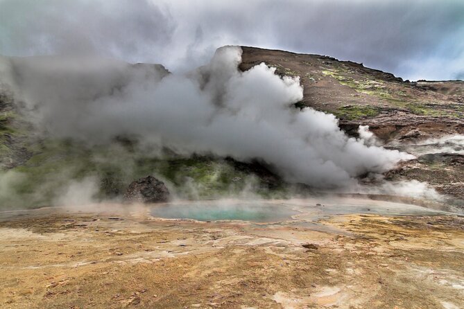 Helicopter Flight Over Geothermal Landscapes from Reykjavik - What you can see over the Hengill geothermal area