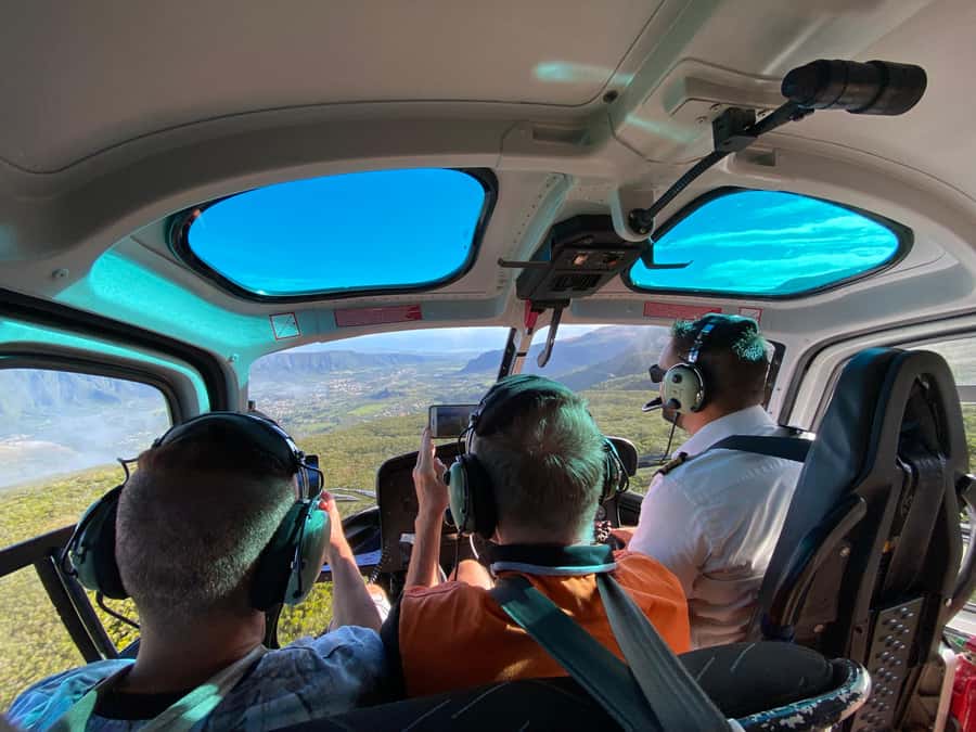 Helicopter flight over Reunion's volcanoes and cirques from St Pierre - Why Réunion looks different from the air