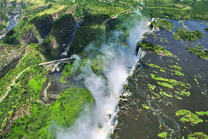 Helicopter Flight+window Seat Guarantee over the Victoria Falls - A small aircraft group with less waiting around