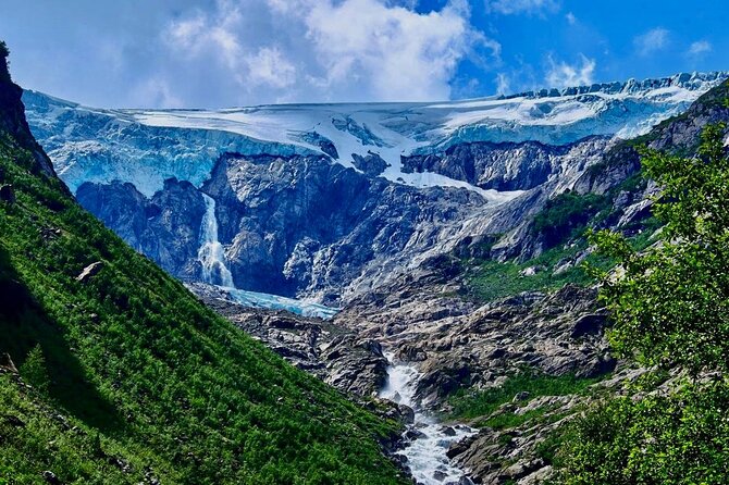 Helicopter Over Trolltunga and Waterfall Sightseeing from Bergen - The Bergen pickup and long road into Hardanger