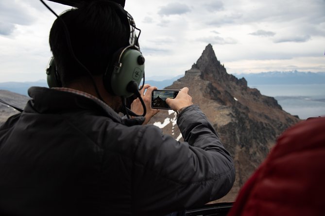 Helicopter Overflight - Landing in the Cordillera - A30 - Why seeing Ushuaia from the air changes the visit