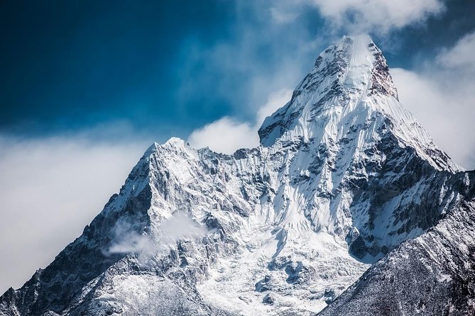 Helicopter Return Everest Base Camp Trek, KTM-LUKLA & Gorakshep-KTM by Heli - The route begins with Lukla, not the mountains