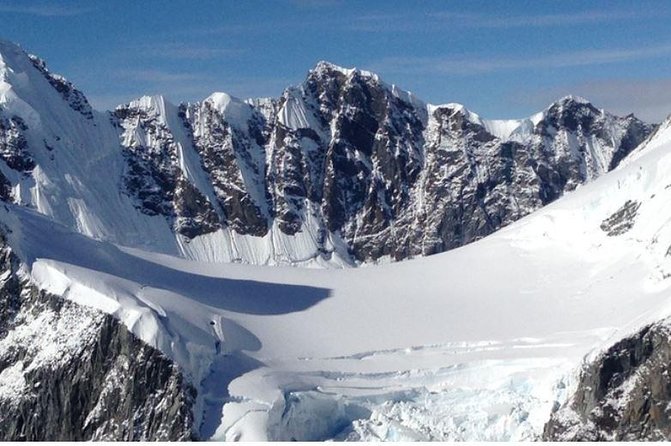 Helicopter to a Dogsledding Experience with a Glacier Landing - Clothing, bags, and passenger rules