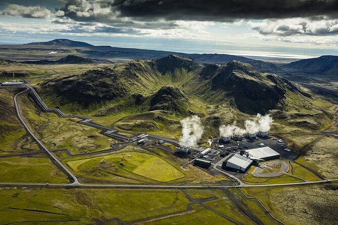 Helicopter tour from Reykjavik: Hengill Area with at site landing - Leaving Reykjavik over Hellisheiði