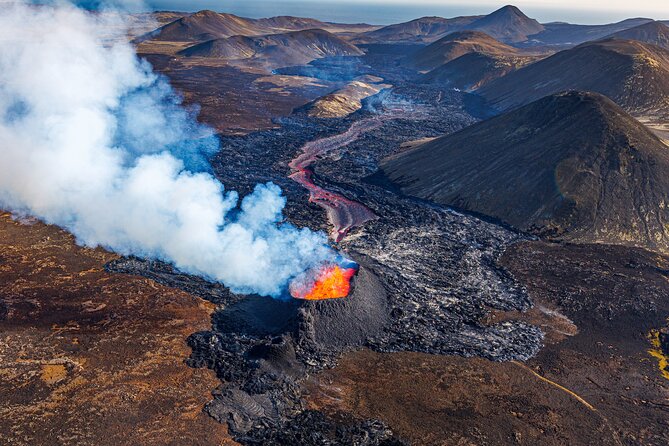 Helicopter Tour Over Iceland’s Reykjanes Volcano Eruption Site - Who will enjoy this helicopter tour most?
