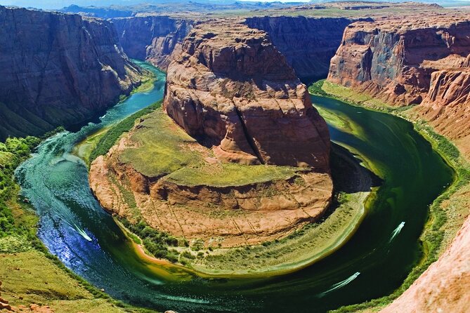 Horseshoe Bend Helicopter Flight from Page - Seeing Horseshoe Bend from a helicopter
