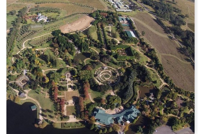 Hunter Express Helicopter Flight - Six minutes over vineyards, gardens, and wineries