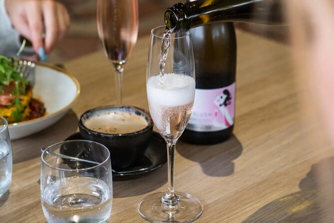 Hunter Valley Helicopter Tour with a Bubbly Breakfast - Landing at Peterson House for breakfast