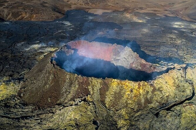 Iceland Volcanic Eruption Area Helicopter Tour from Reykjavík - Why this helicopter flight is different
