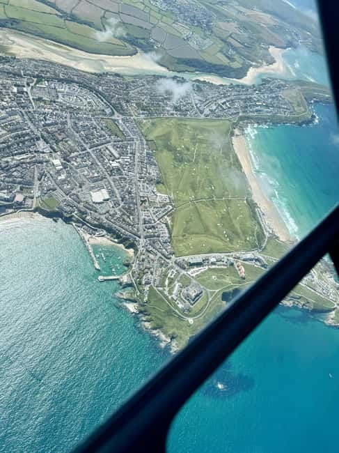 Isle of Wight: Helicopter Pleasure Flight - A small group makes the ride more personal