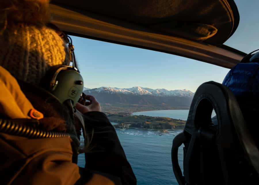 Kaikōura: 45-Minute Whale Watching Helicopter Tour - Dolphins, fur seals, and the coastal return