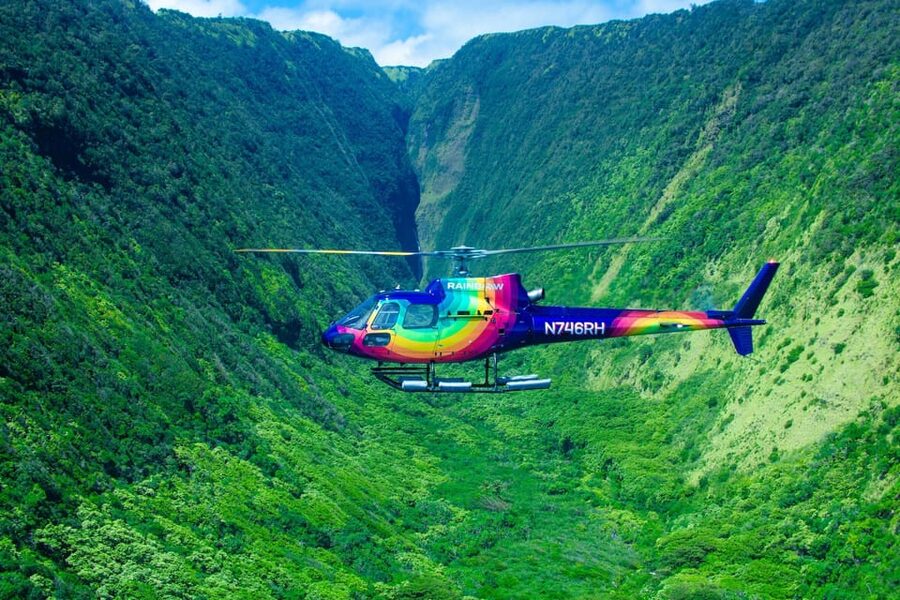 Kailua-Kona: Kohala, Volcanoes and Waterfall Helicopter Tour - Waimanu, Honopue, Pololu, and Waipio Valleys
