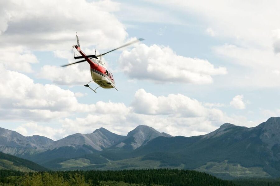 Kananaskis: 30-Minute Heli Tour of Minnewanka Lake and Banff - Pilots, service, and the feel of the operation