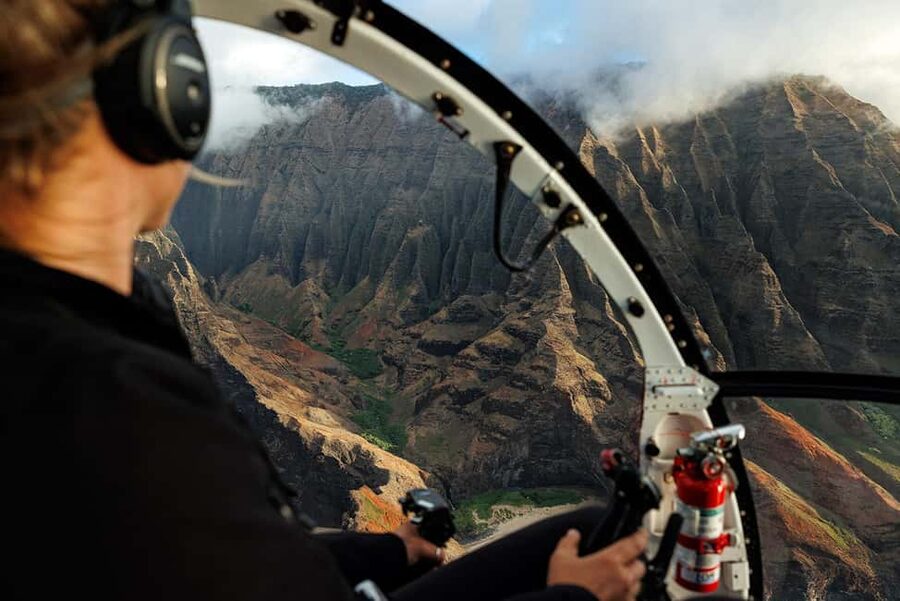 Kauai: Hughes 500 4-Passenger Doors-Off Helicopter Flight - What the Hughes 500 cabin is like