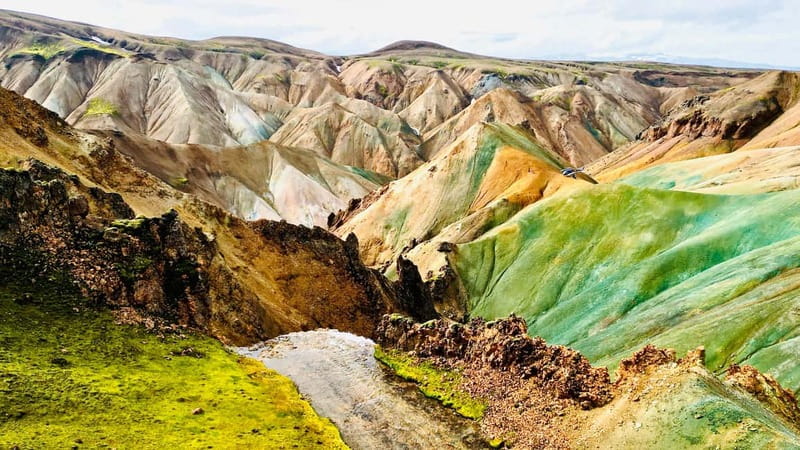 Landmannalaugar: Helicopter tour with 3 Landings - Why this flight covers so much Iceland
