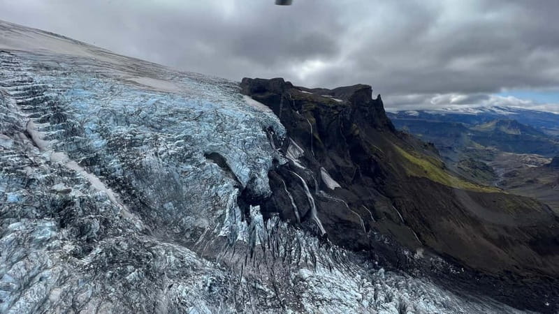 Landmannalaugar: Helicopter tour with 3 Landings - Þórsmörk and the southern valleys