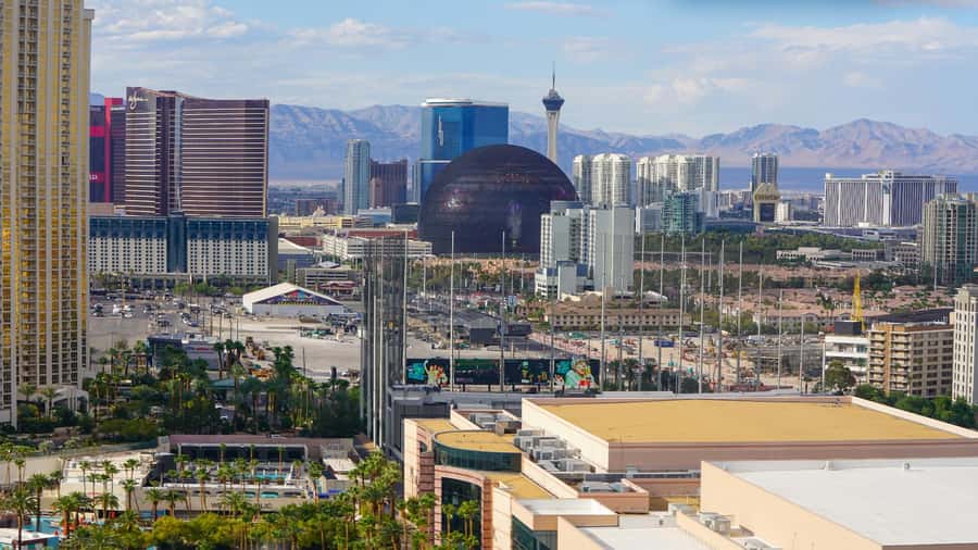 Las Vegas: Daytime Hoover Dam & Las Vegas Strip Heli Flight - The return over the Las Vegas Strip
