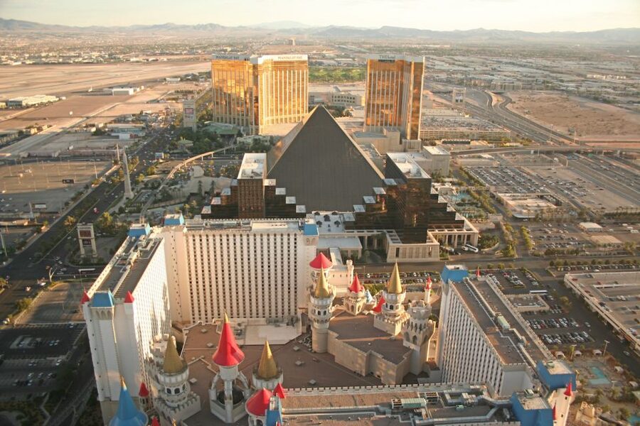 Las Vegas: Grand Canyon Helicopter Air Tour with Vegas Strip - Should you book this Grand Canyon helicopter flight?