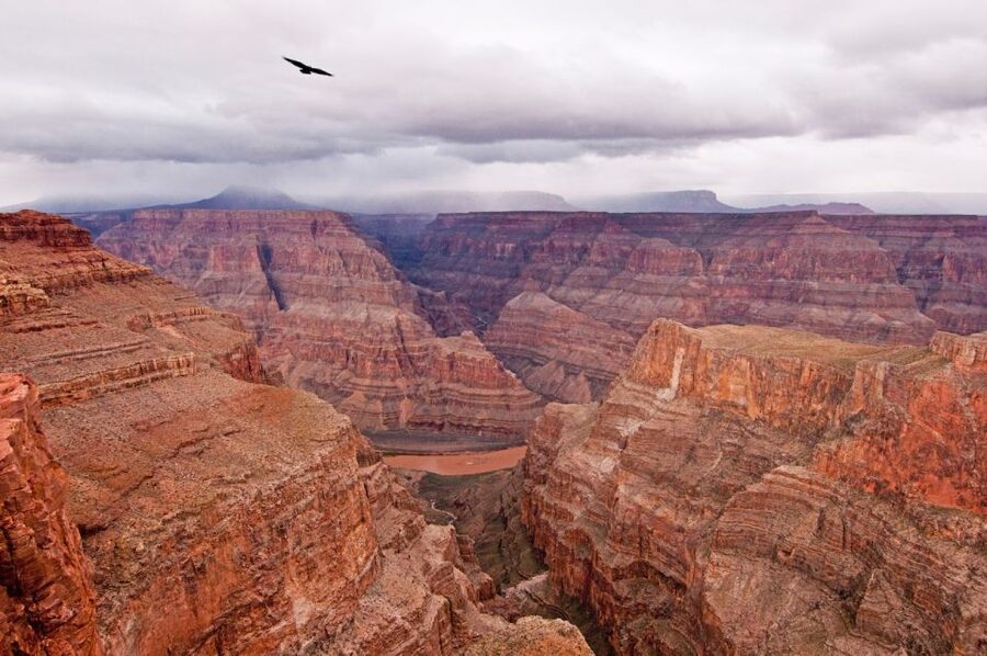 Las Vegas: Grand Canyon Helicopter Landing Tour - Why the landing matters more than a standard scenic flight