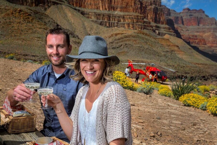 Las Vegas: Grand Canyon Helicopter Landing Tour - Touching down 3,200 feet below the rim