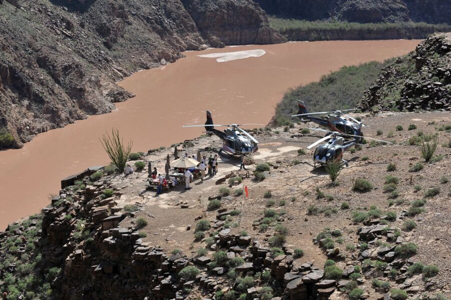 Las Vegas: Grand Canyon West Helicopter Experience - The flight back over Las Vegas