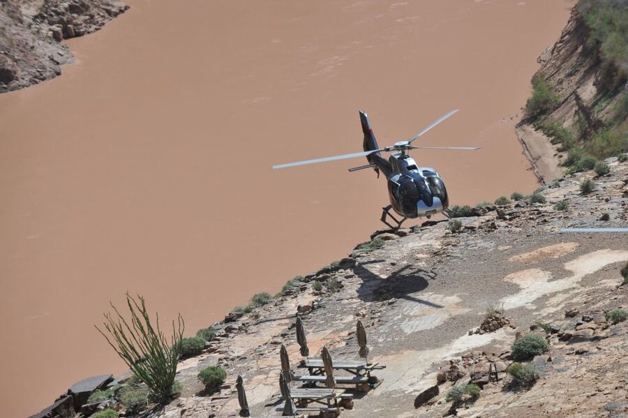 Las Vegas: Grand Canyon West Helicopter Experience - The 3,500-foot descent to the Colorado River