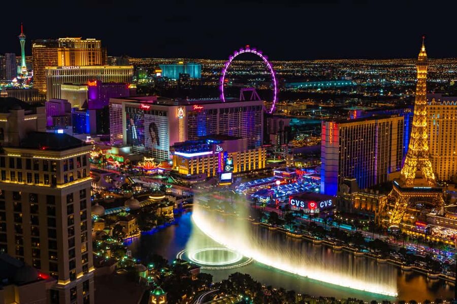 Las Vegas: Helicopter Tour of the Strip with Window Seats - The 15-minute route over Las Vegas