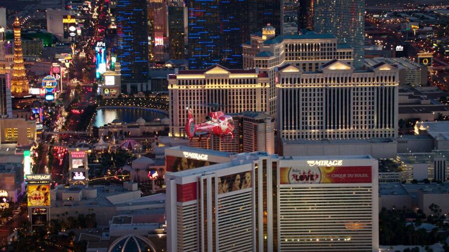 Las Vegas: Night Helicopter Flight over Las Vegas Strip - Getting the best seat and the best view
