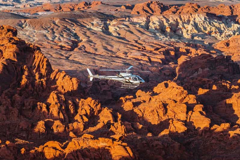 Las Vegas: Valley of Fire Helicopter with Scenic Landing - The safety briefing and small-group setup