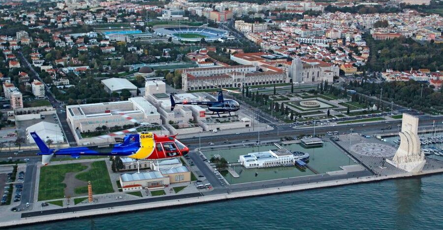 Lisbon: Sightseeing Helicopter Tour Over Belem and Caparica - Costa da Caparica and the golden beaches