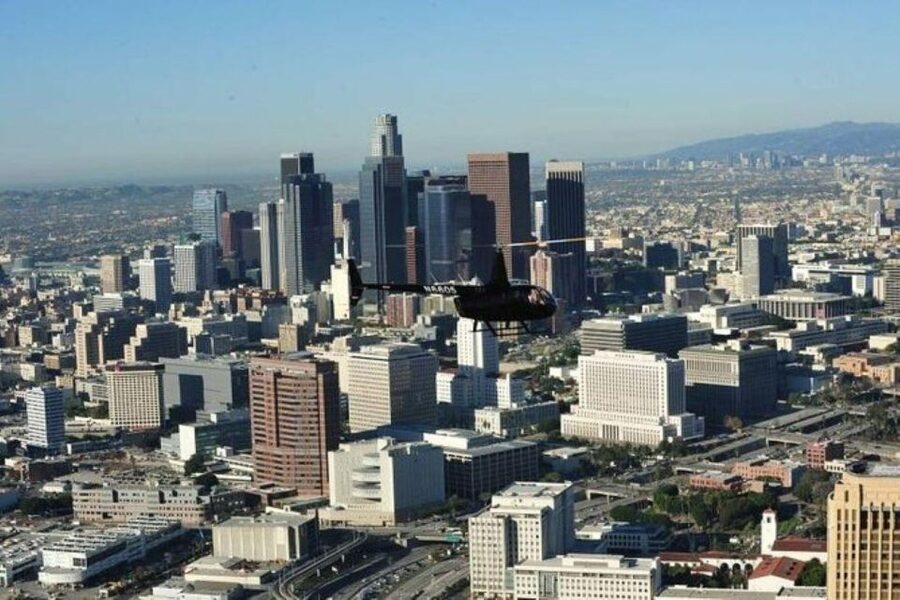 Los Angeles: 45-Minute Attractions Helicopter Tour - What the pilot and staff add