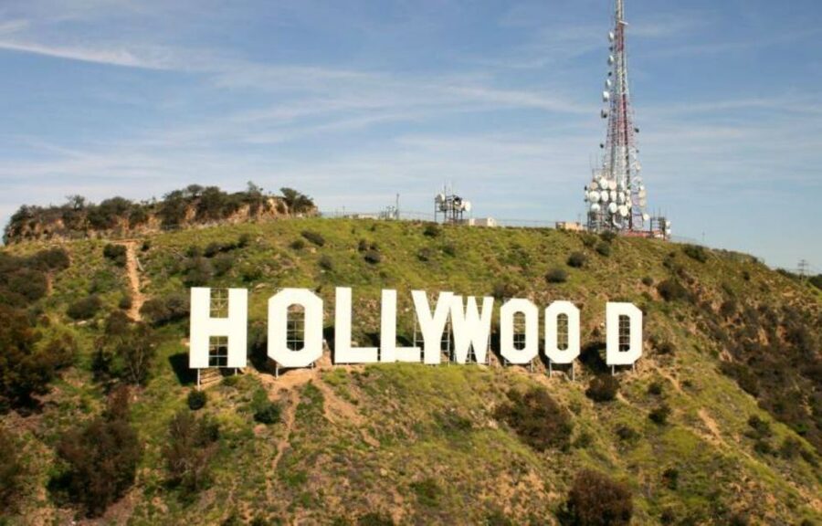 Los Angeles: Downtown Landing Helicopter Tour - The return flight and Los Angeles landmarks