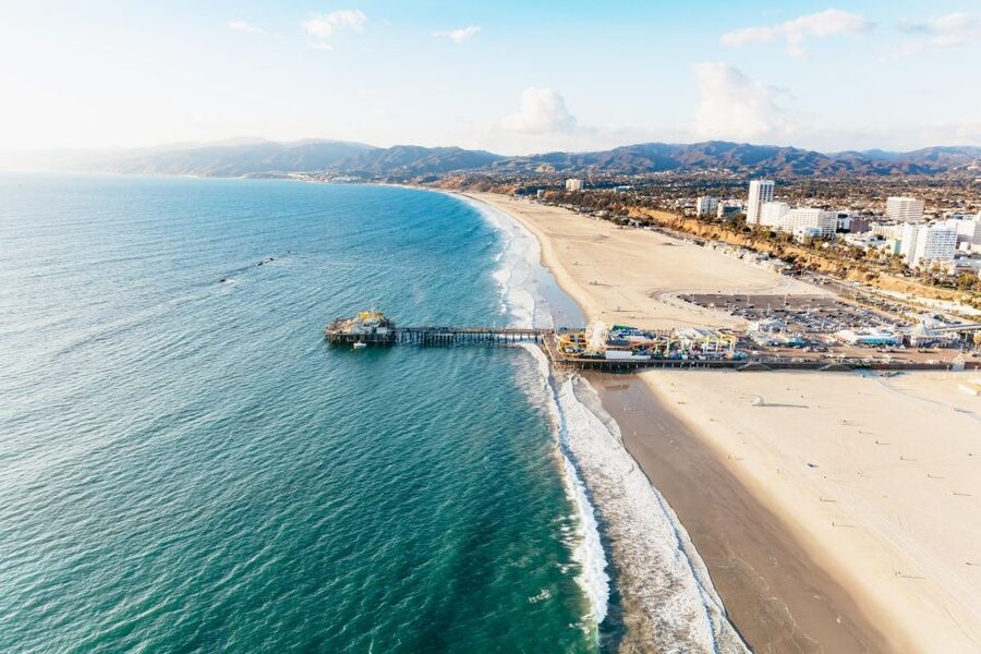 Los Angeles: Private 1-Hour Sightseeing Helicopter Tour - From Calabasas to Malibu Canyon