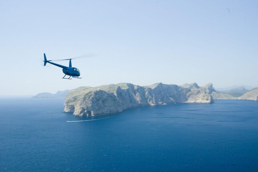 Mallorca: Scenic Helicopter Tour Experience - How the pilots shape the experience