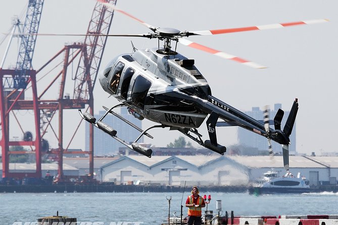 Manhattan Sky Tour: New York Helicopter Flight - The Hudson River and USS Intrepid