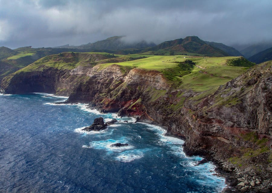 Maui: Waterfalls of West Maui and Molokai Helicopter Tour - Why this West Maui and Molokai flight is different