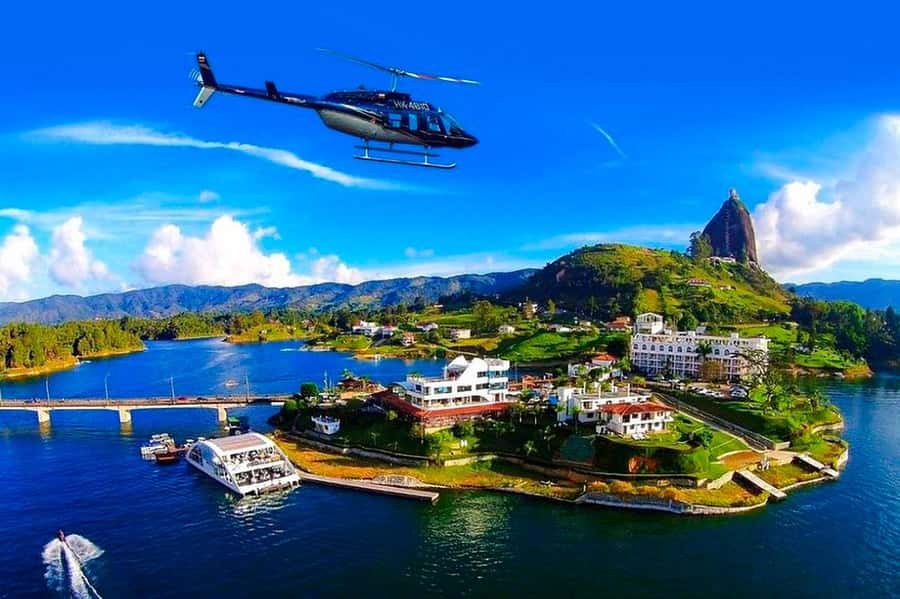 Medellín: Guatapé Private Tour with Helicopter & Boat Ride - Key points to know before you book
