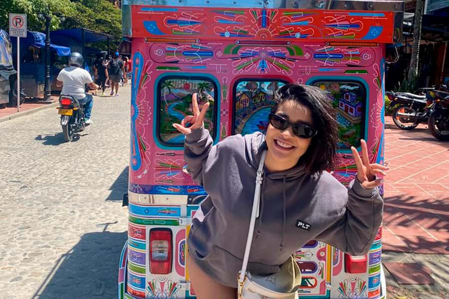 Medellín: Guatapé Private Tour with Helicopter & Boat Ride - Language, group size, and guide quality