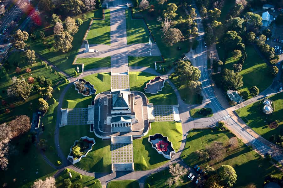 Melbourne: Private City & Beaches Helicopter Ride - Pilot quality and the private format