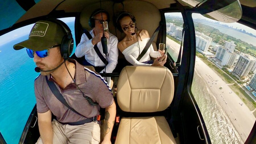 Miami: 30-Minute Private Helicopter Tour with Champagne - Why Miami looks better from a Robinson R44