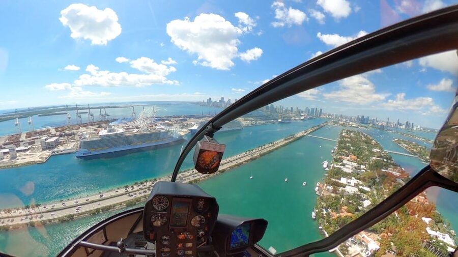 Miami: 30-Minute Private Helicopter Tour with Champagne - What the private format changes