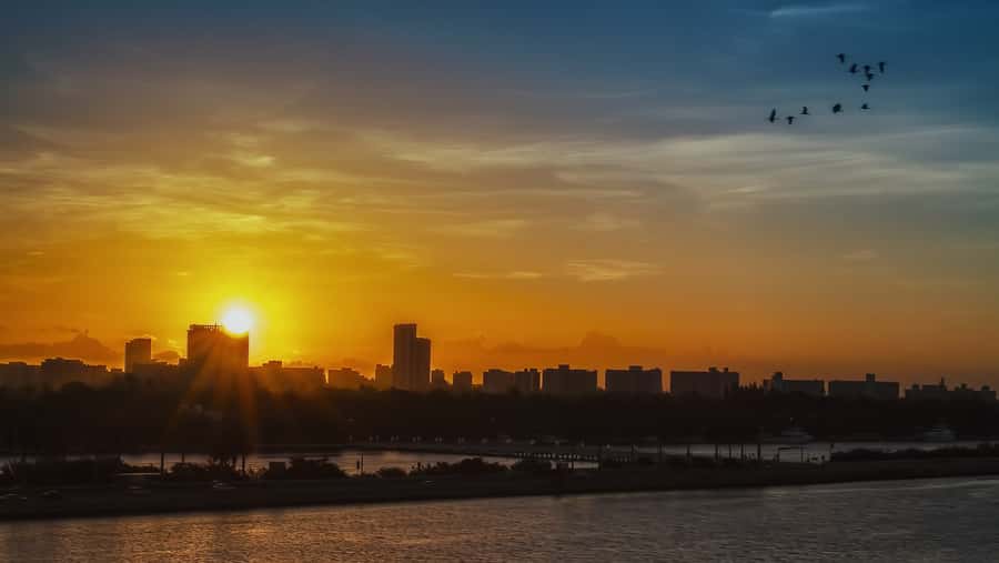 Miami: Private Sunset Helicopter Tour - Why Miami looks best from the air at sunset